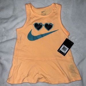 Girl’s Nike sleeveless top